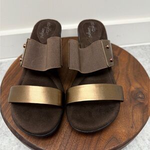 Dexflex Comfort Brown and Bronze  Women's Sandals Sz‎ 8 1/2